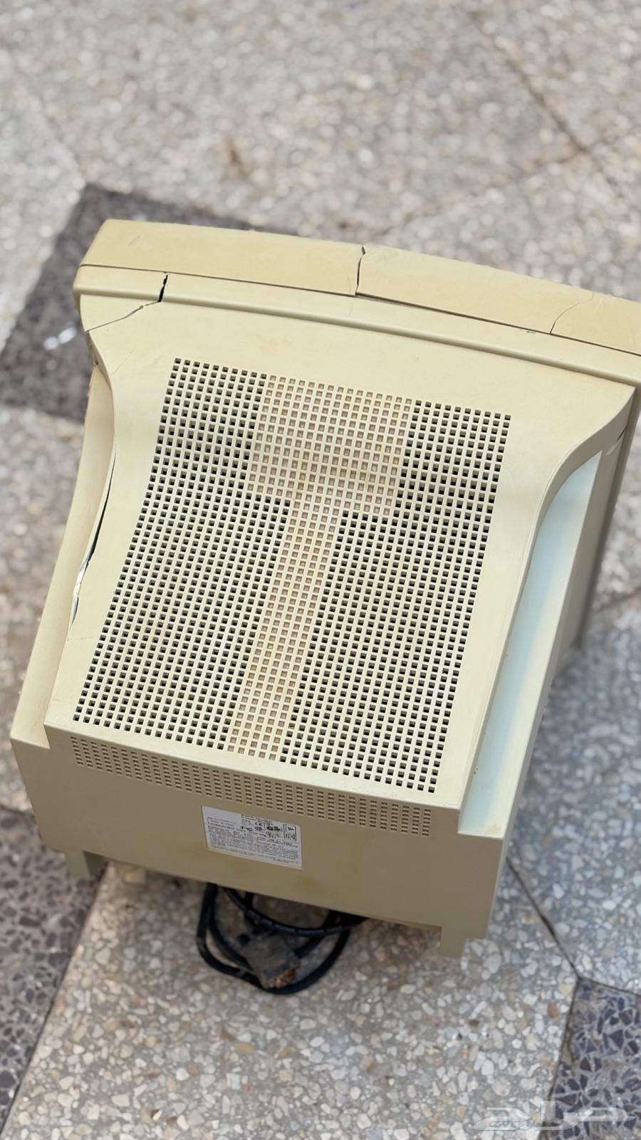 Old computer screen64431345387395113