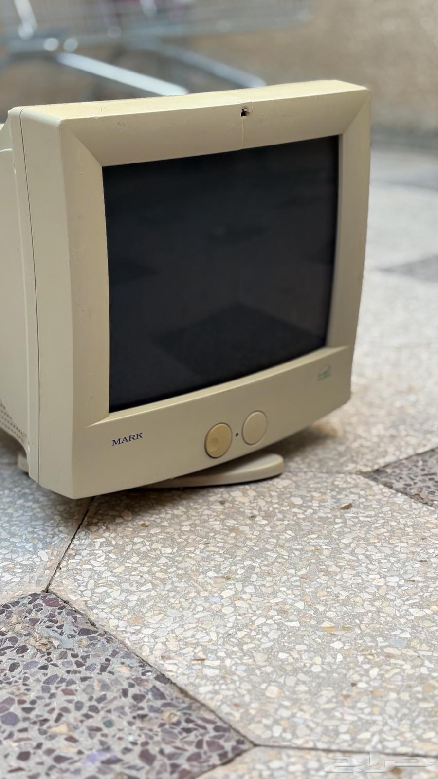 Old computer screen64431345387395111