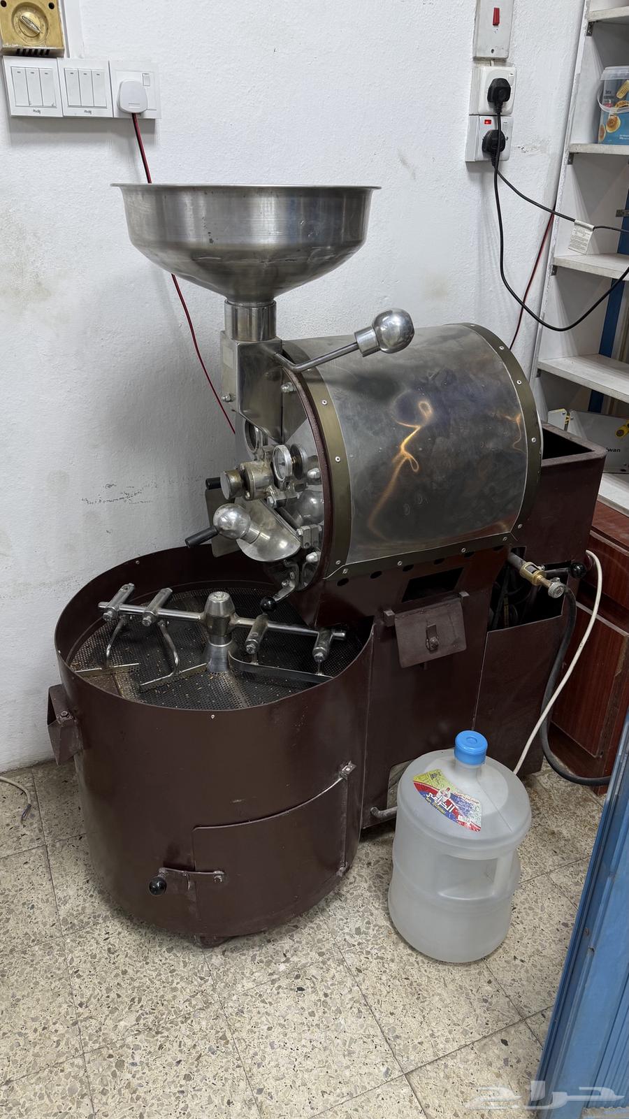 محمصة للبيع بكامل اغراضها64432917392386111