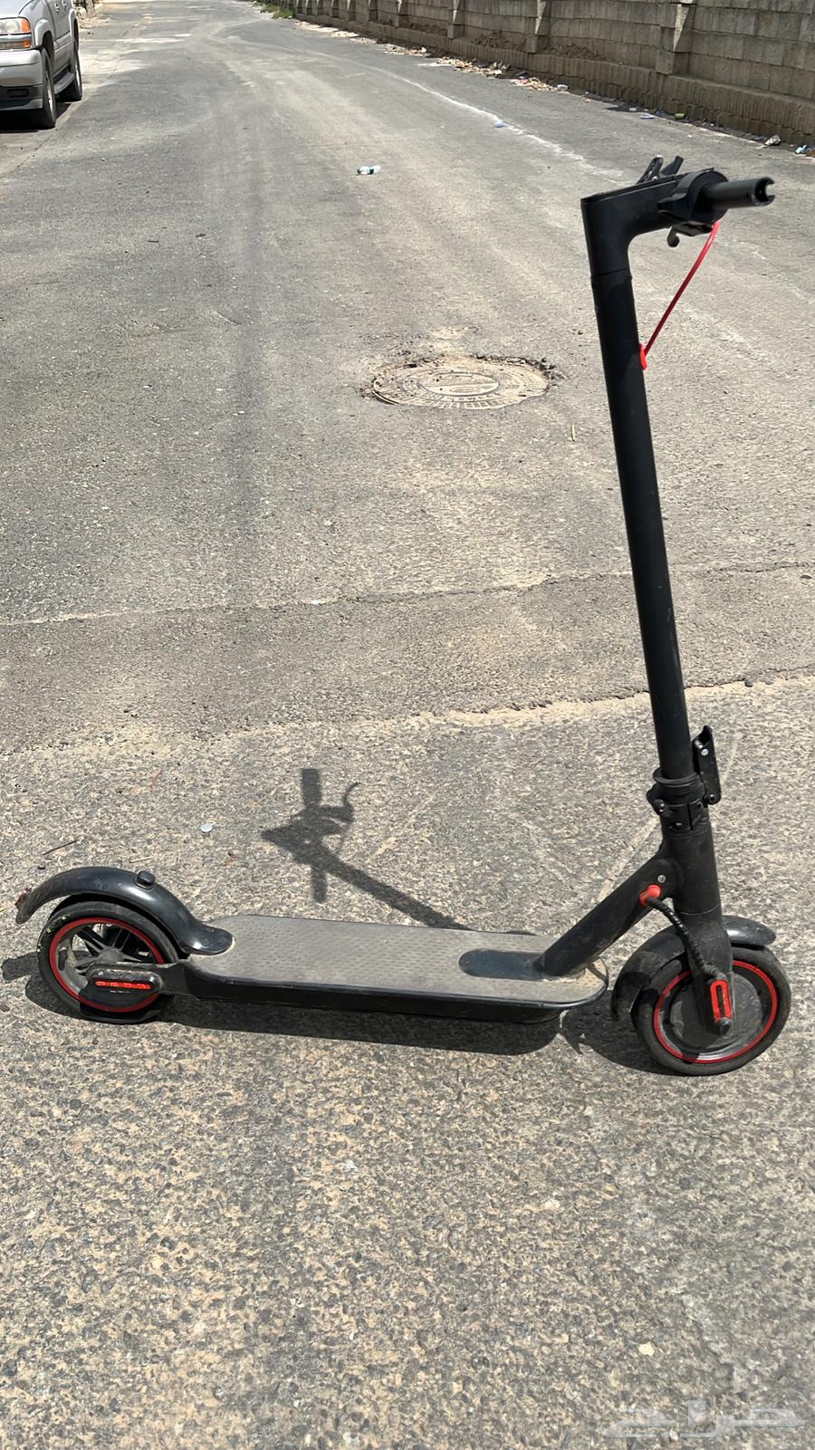 سكوتر لون اسود فخم64432142535937110