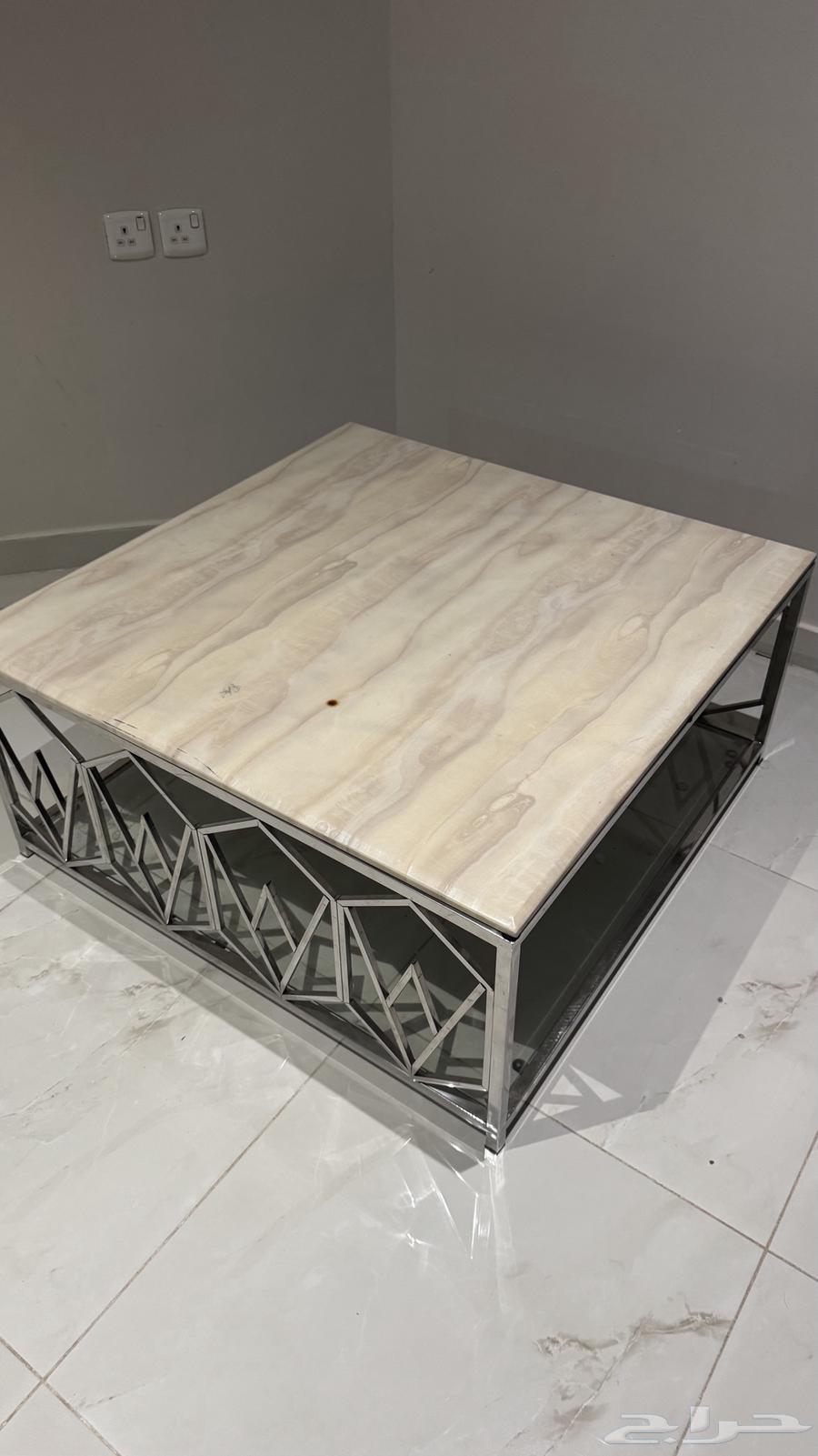 Majlis Table64427076033025113