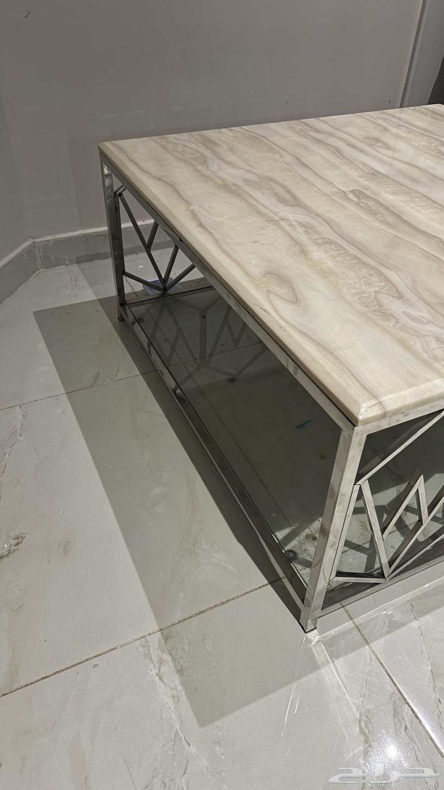 Majlis Table64427076033025110