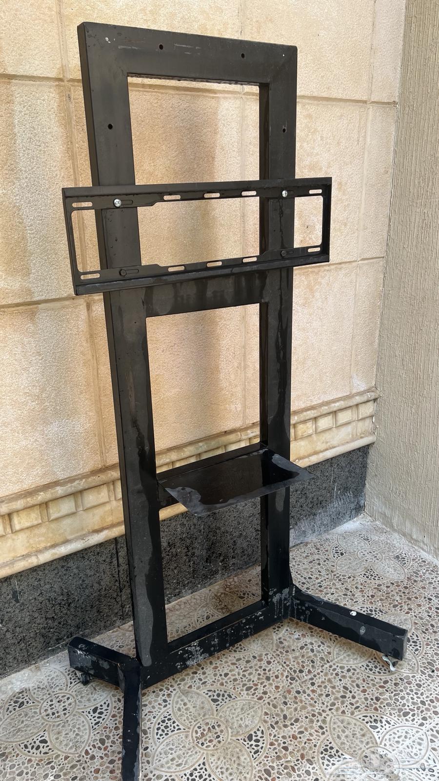 حامل شاشه للبيع المستعجل64588322737409111