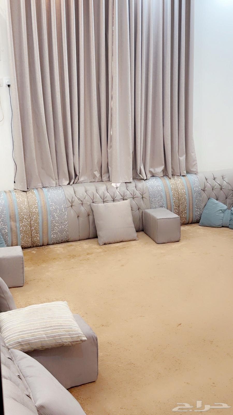 The full floor seating with carpet and star costs a thousand64430394759297111