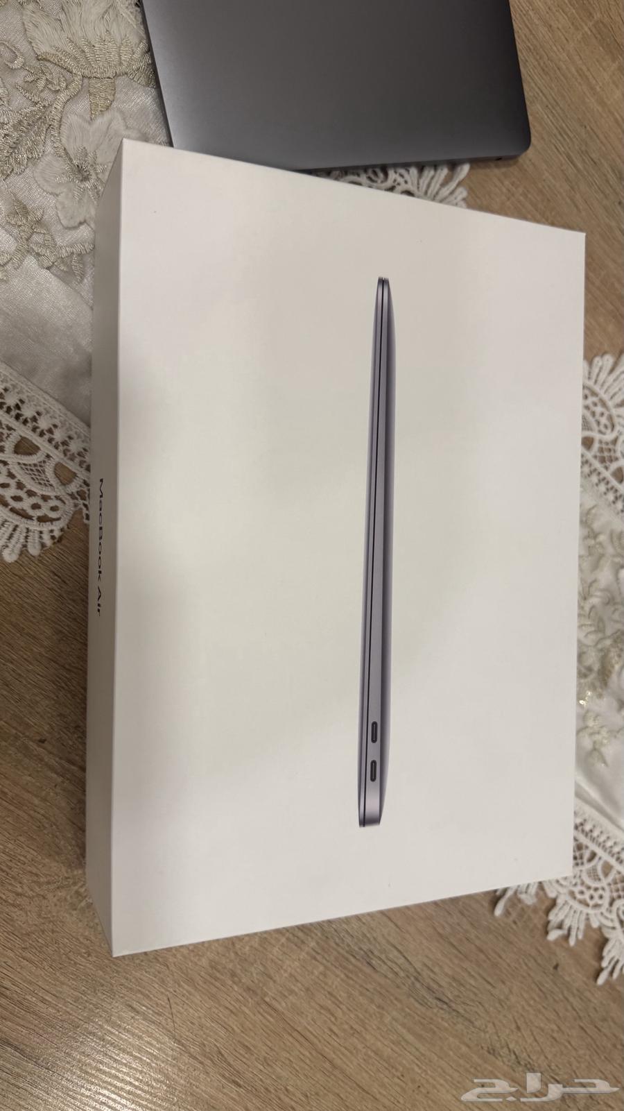 للبيع MacBook Air M1 256غ.ب مقاس 13 بوصة64432454747522114