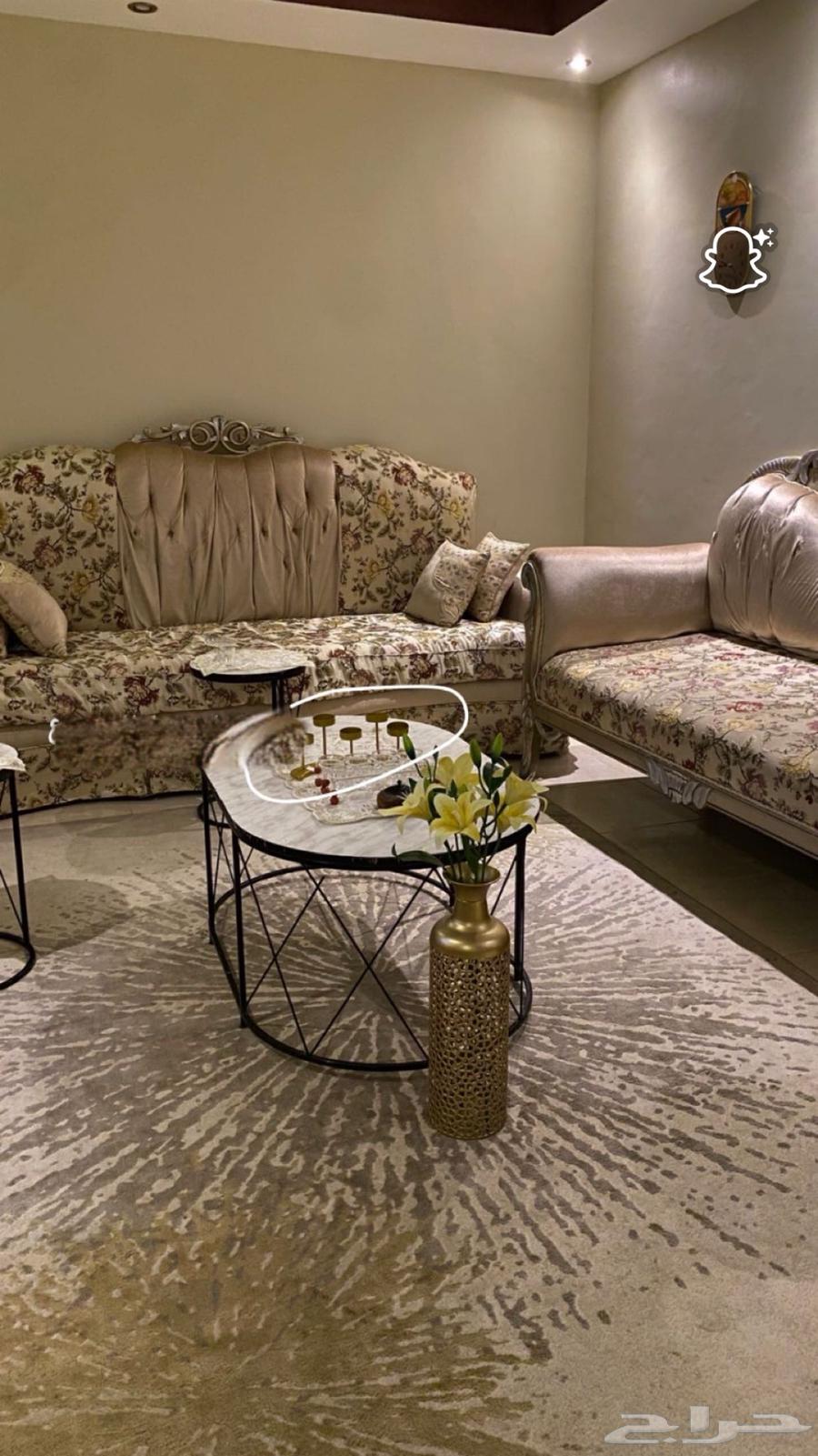 كنب 8 قطع مع خداديات مع طاولتين استخدام 5 شهور اعلى سعر بيع64429668190339110