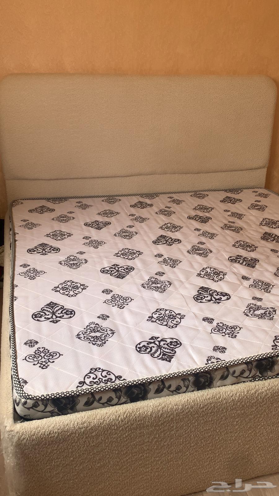 سرير بوكليه جديد اقل من سنه استخدام مع المرتبه 60064428322668803110