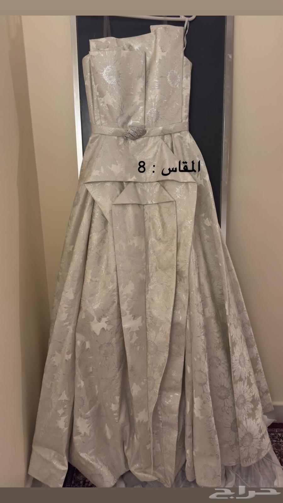 للبيع فساتين شبه جديدة64432917428355113