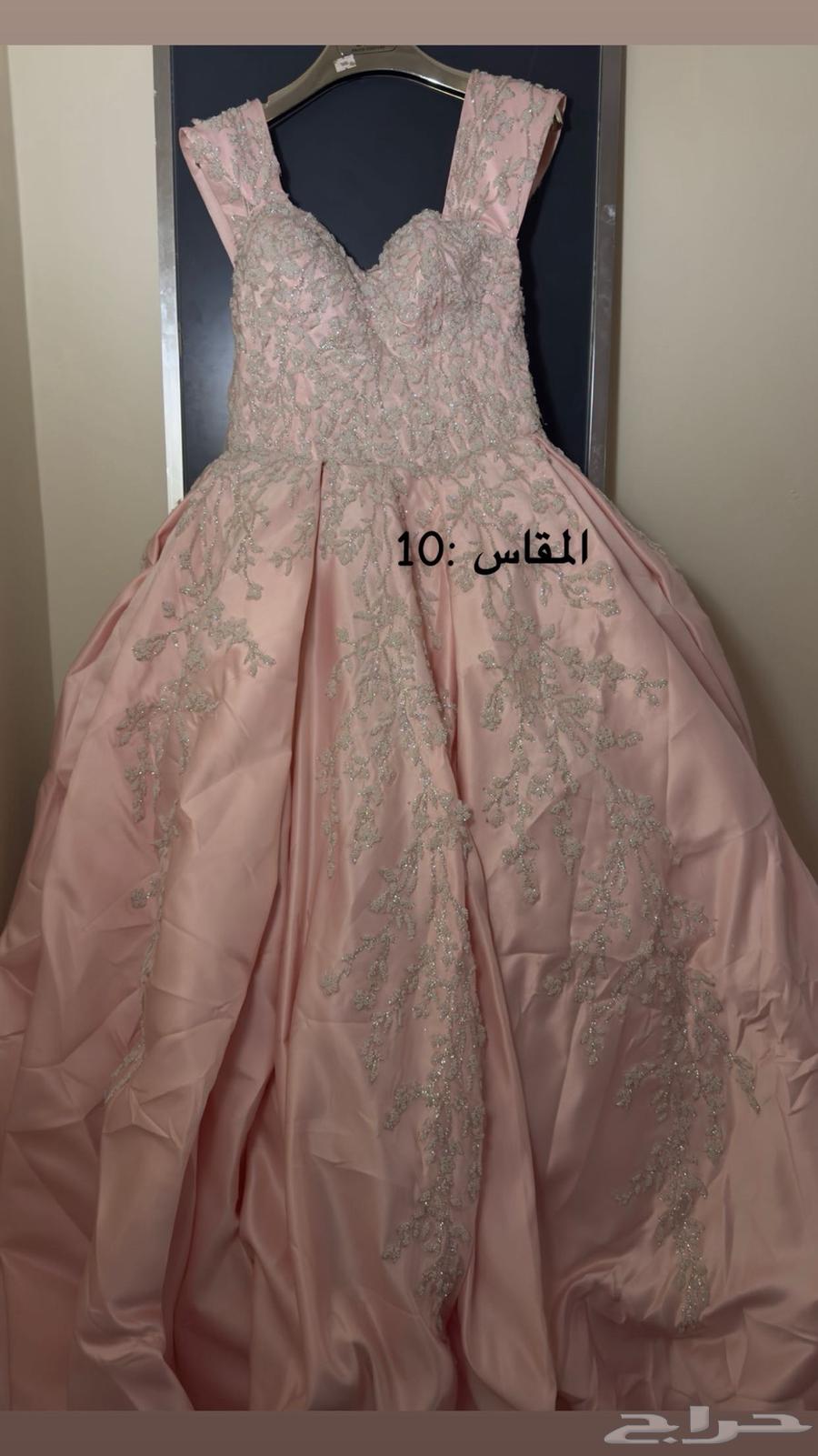 للبيع فساتين شبه جديدة64432917428355111