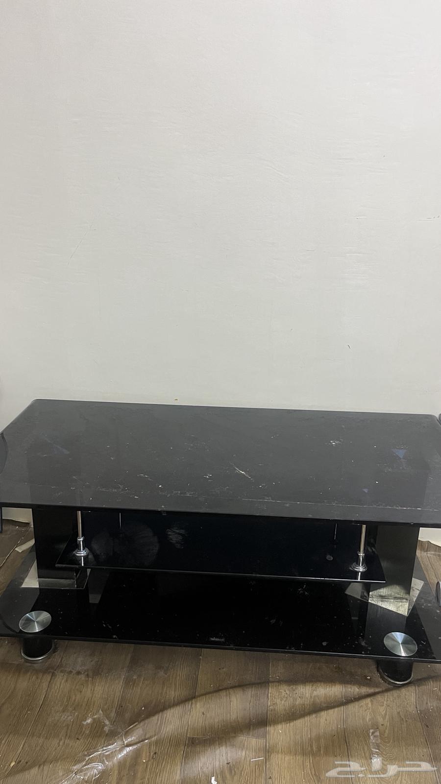 طاولة عادي تنفع للصالة وتلفاز64427263984003110