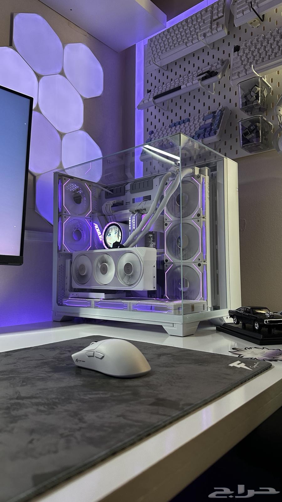 Lian li o11 vision PC case and Lian li fans (sold)64428738738435111