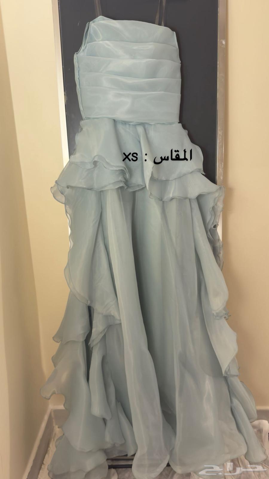 للبيع فساتين شبه جديدة64432917428355114