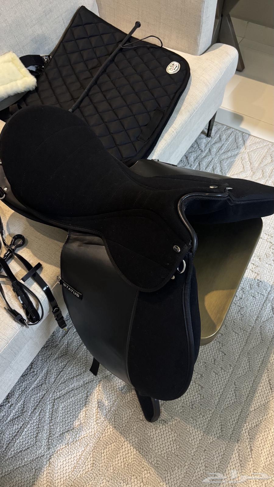 Excellent original STATUS saddle64433215741058111