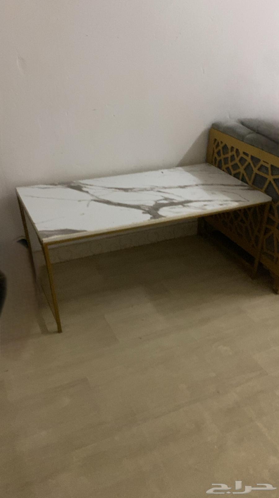 طاوله للبيع64430575870723110
