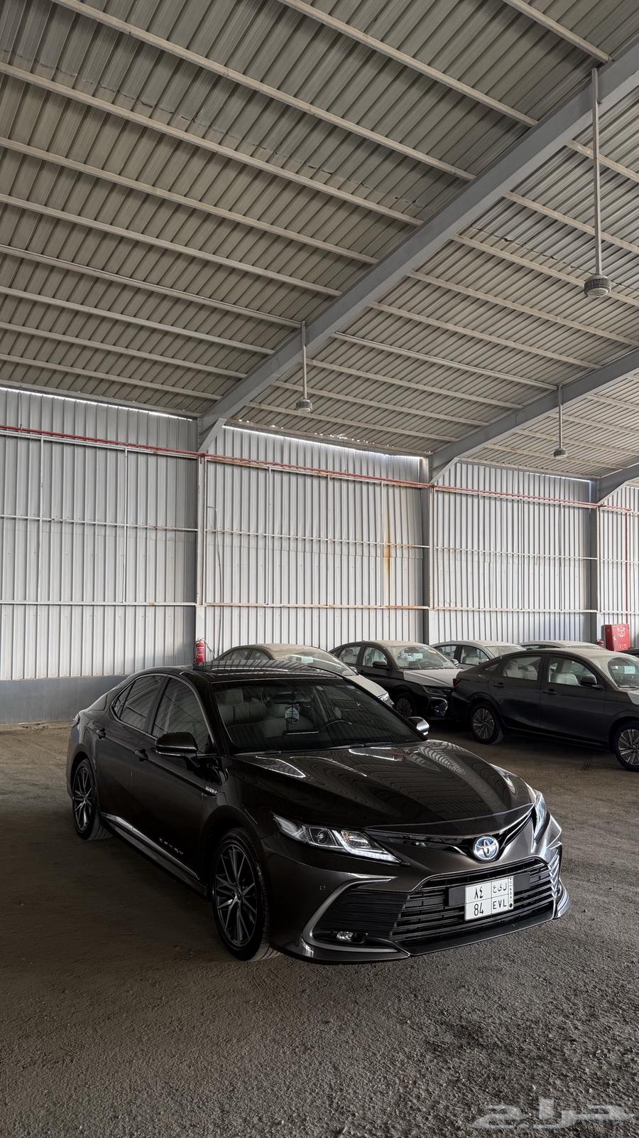 للبيع كامري GLE HEV 2024 هايبرد بني غامق64590959365763113