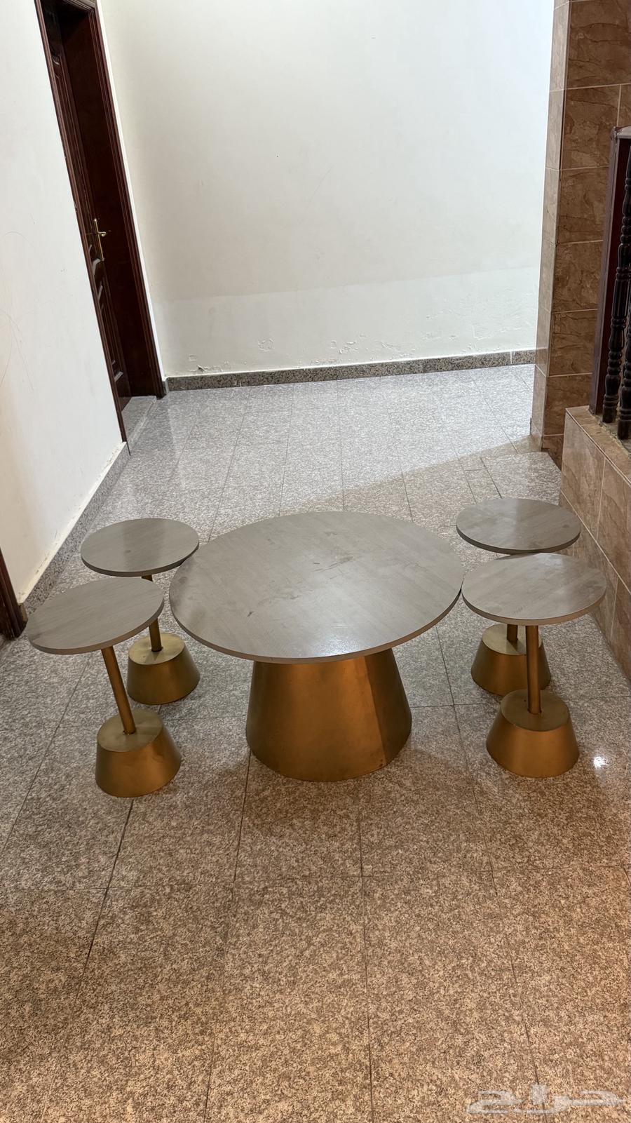 للبيع طاولات خدمه64429748891779110