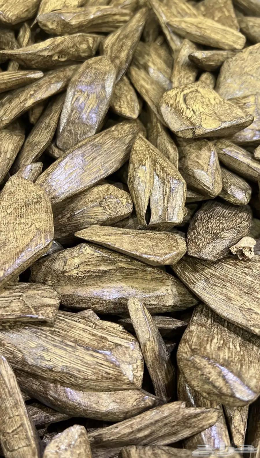 مجموعة من العود الطبيعي والمحسن64430643680897113