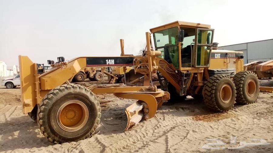 Excavator and grader equipment available64590643169921113
