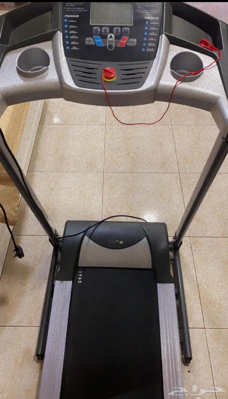 Treadmill for sale, almost new, very lightly used, asking price 60064432345885954110