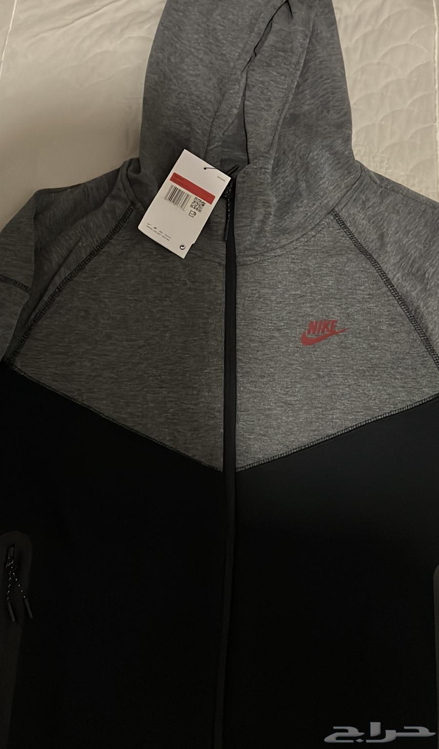 هودي نايك تك فيلس اسود رمادي مقاس M64429735475586111