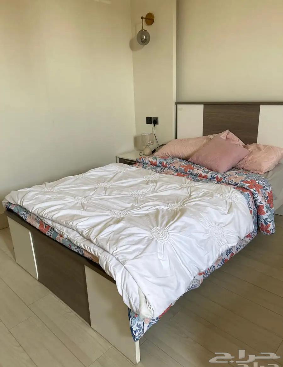 Bed with mattress64428160604675111