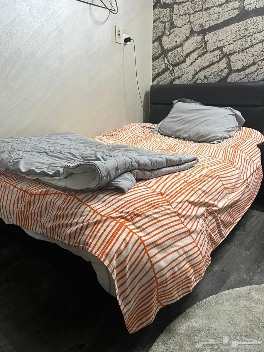 غرفه لللبيع مستخدمه نضيفه64426294956931111