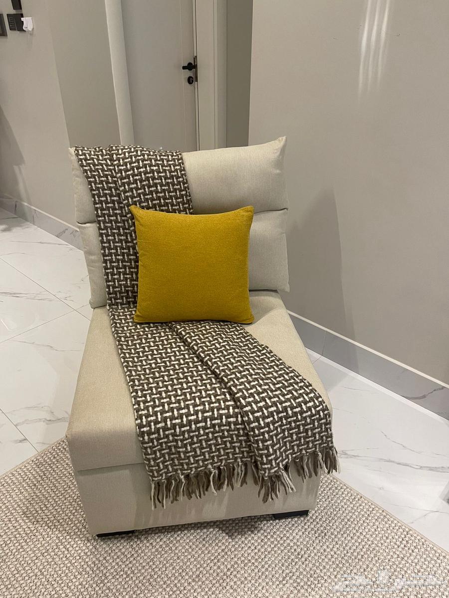 كنب كورنر بحالة جديدة من هوم سينتر64428322527619114