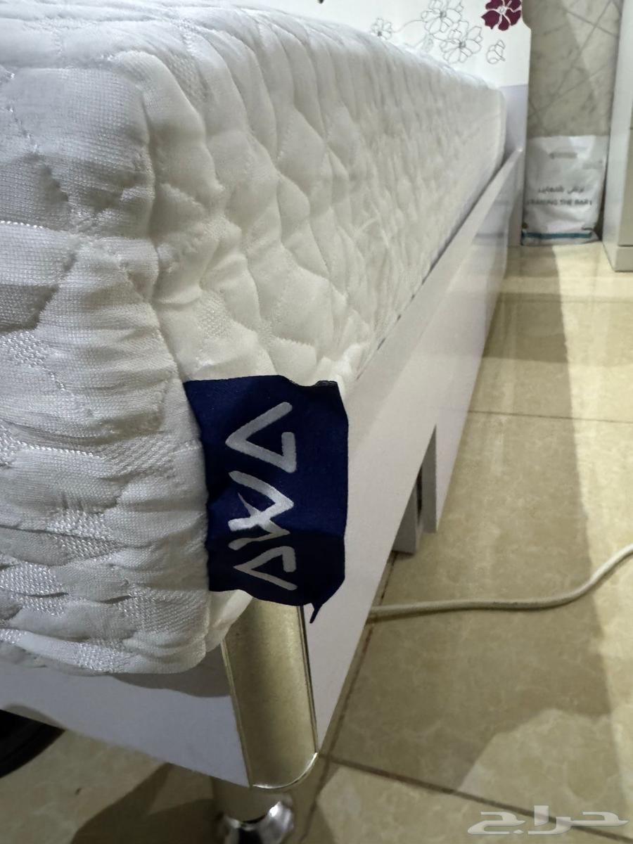 مرتبة سرير (أوى ) للبيع غير مستخدمة جديده64426335470850110