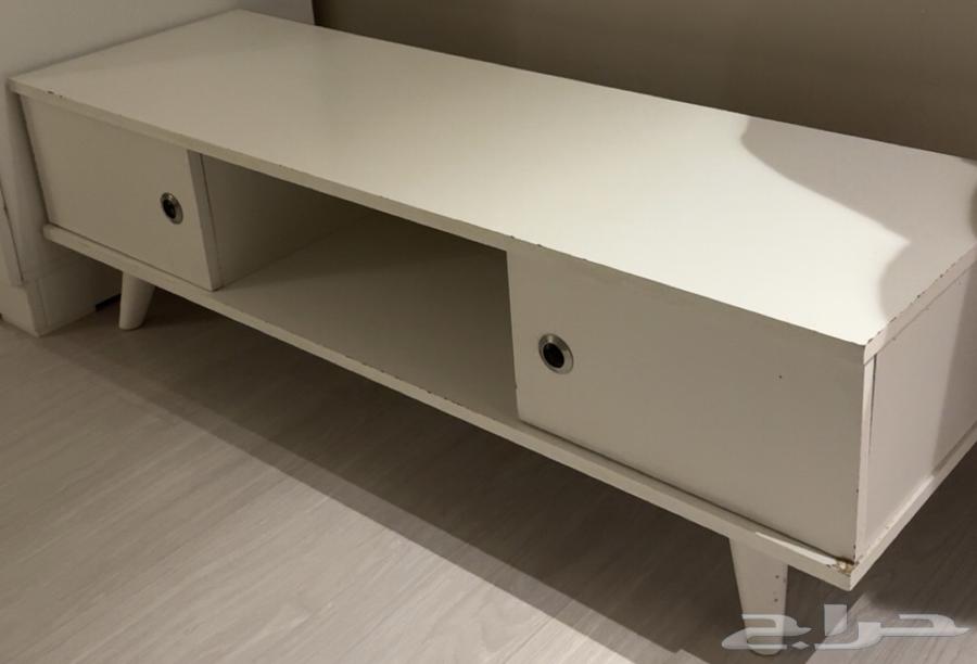 طاوله تلفزيون عرضها تقريبا متر وعشرين64430272728577110