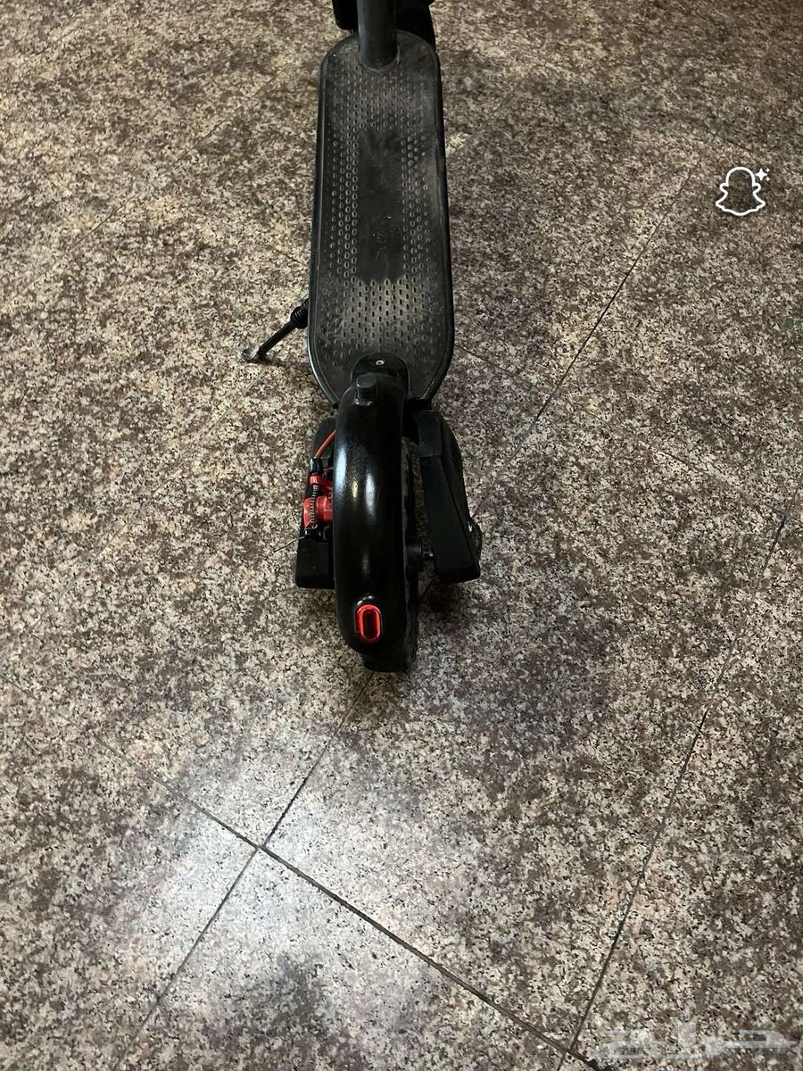 اسكوتر العدد اثنين بحاله جيده جدا  مع الشواحن الحد 120064427797827459111