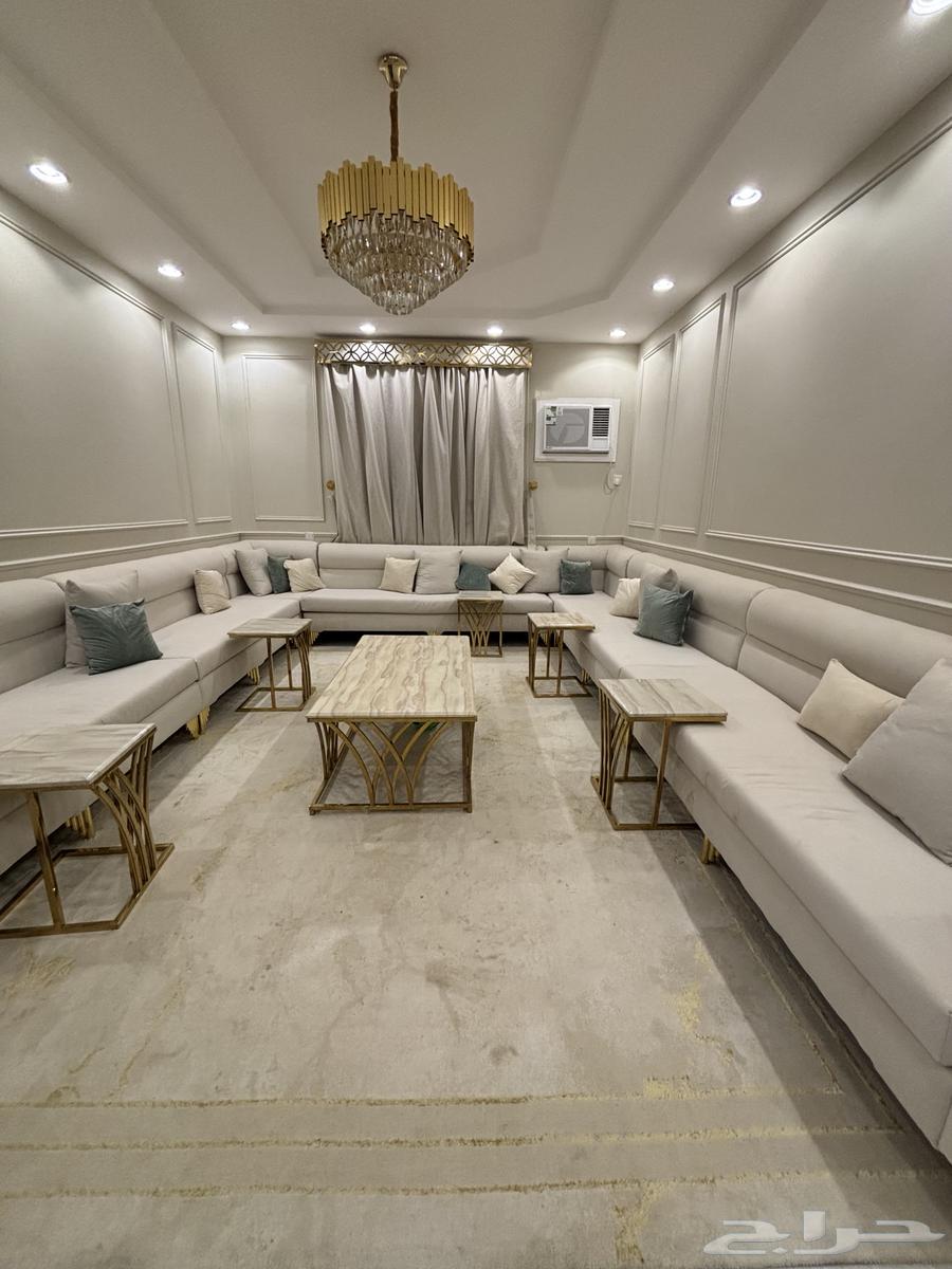 New reception hall with tables, chairs, and carpet64433012966658110