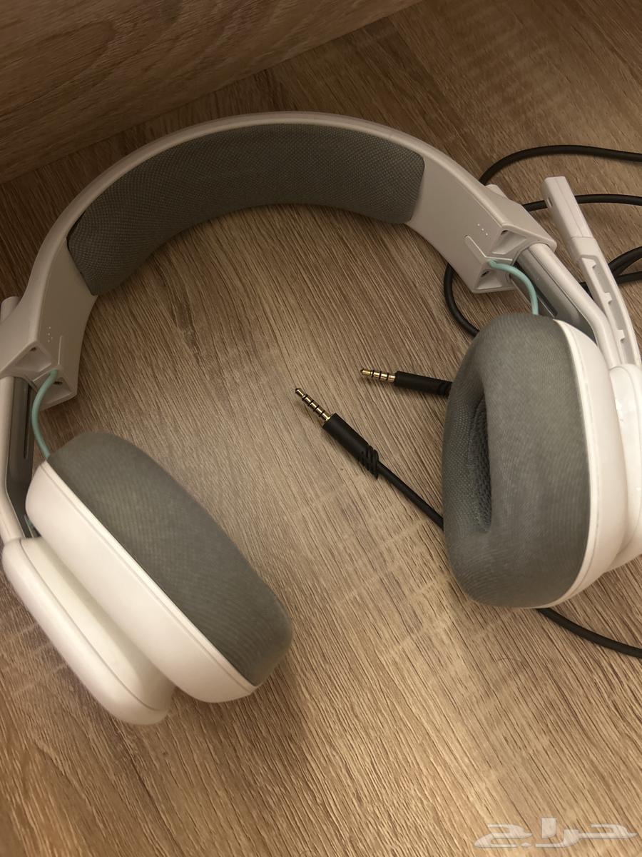 سماعة A10 جديده مع كرتونها ب 100 و نظيفه قابله للسوم64431413165569112