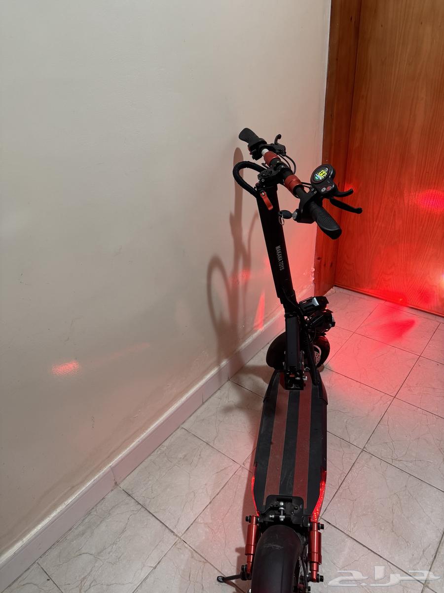 سكوتر استخدام خفيف جدا  شبه جديد فيه مشكله ف الكفر الخلفي ب64433390751489110