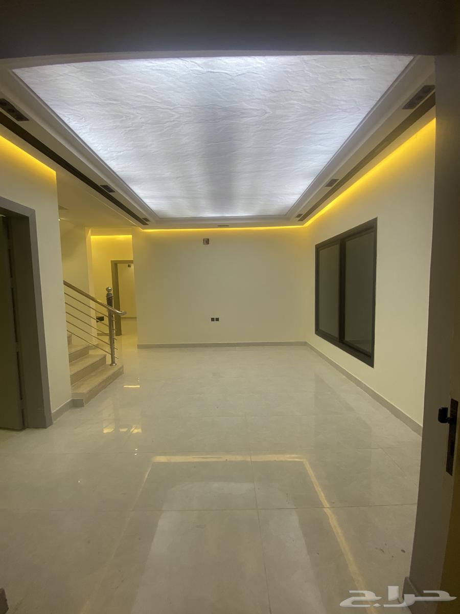 البيع تون هوس المساحة 250السعر السعر 670الموقع الشفاء64431978403073114