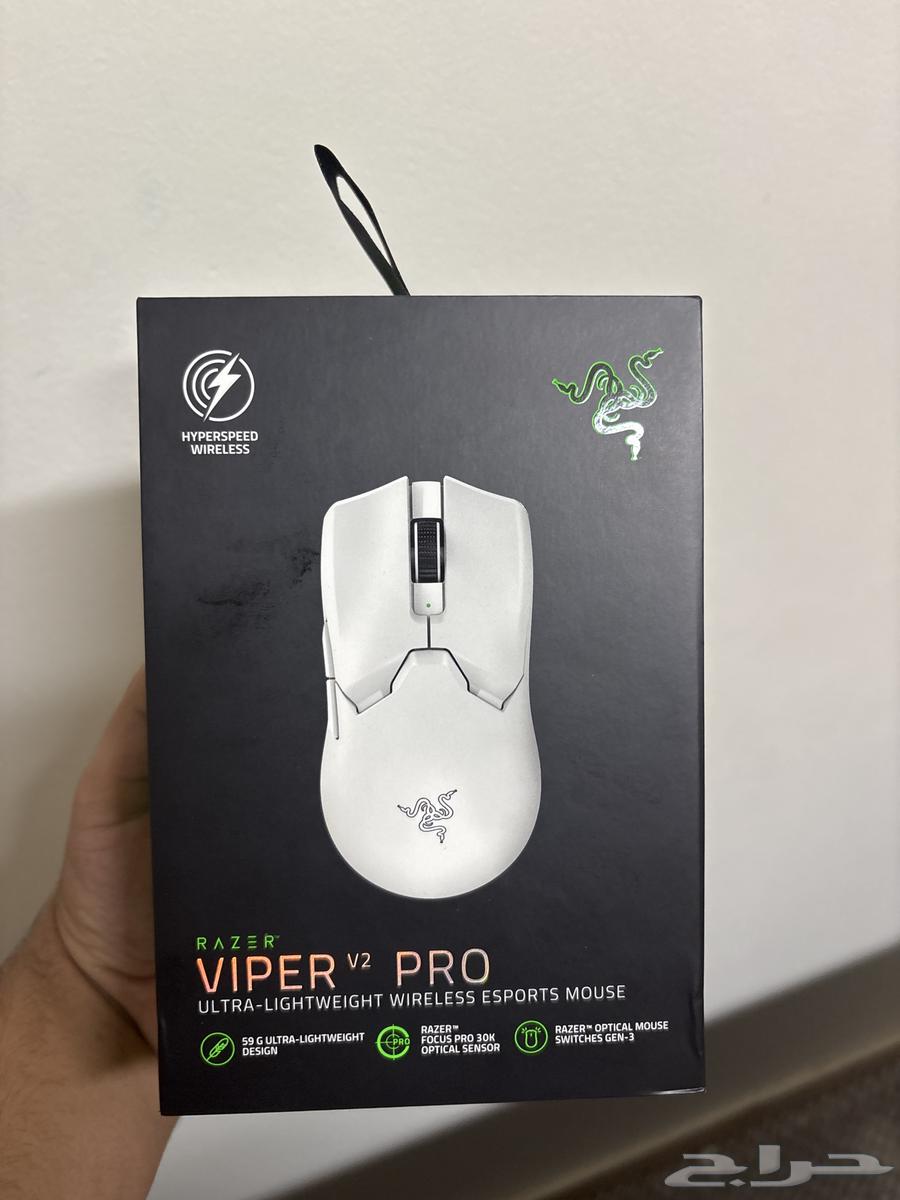 Razer mouse very clean used less than an hour64433458260225110