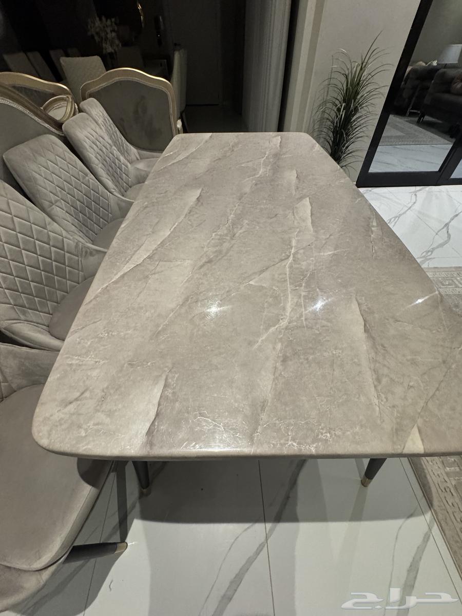 New sofa and table available in the city for sale64427169595649112