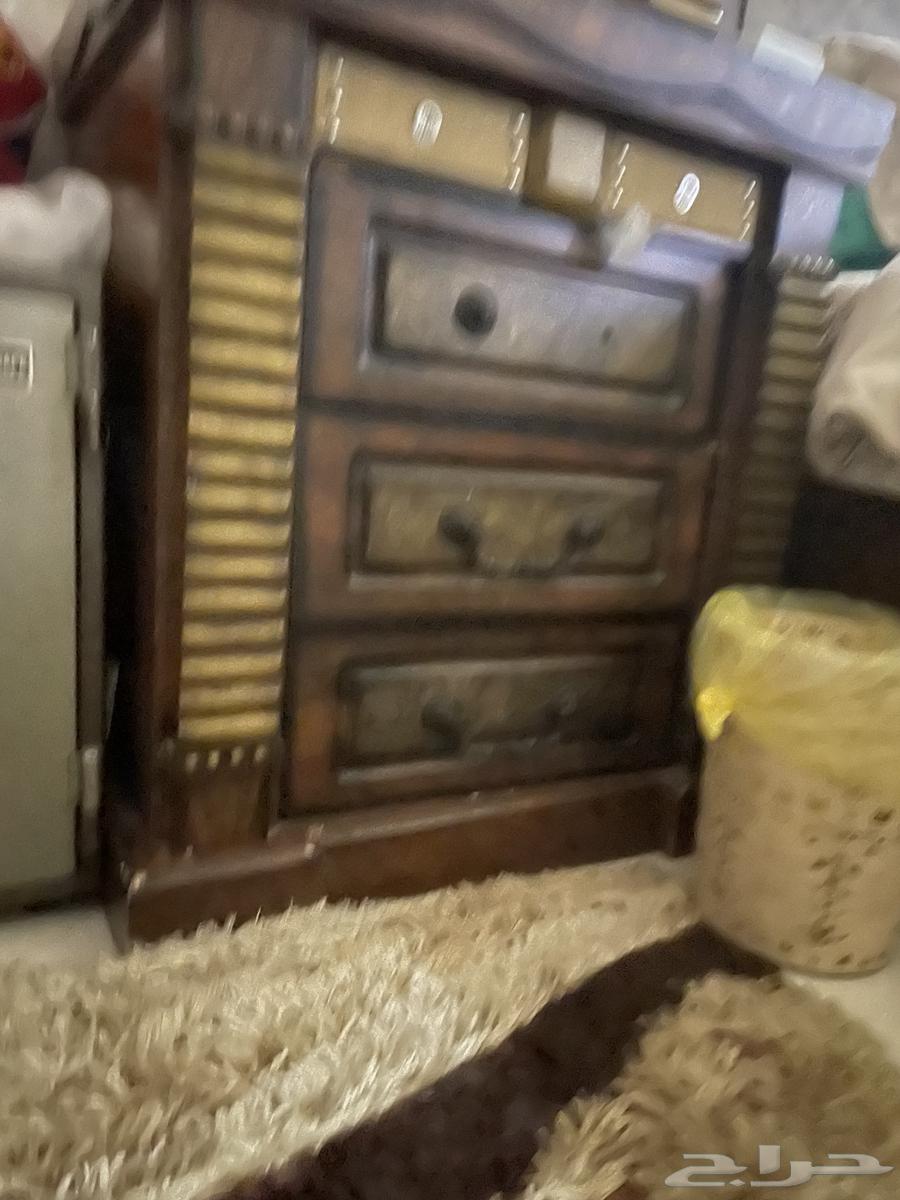 طاولتين وسرير كبير خشب64426915127555111