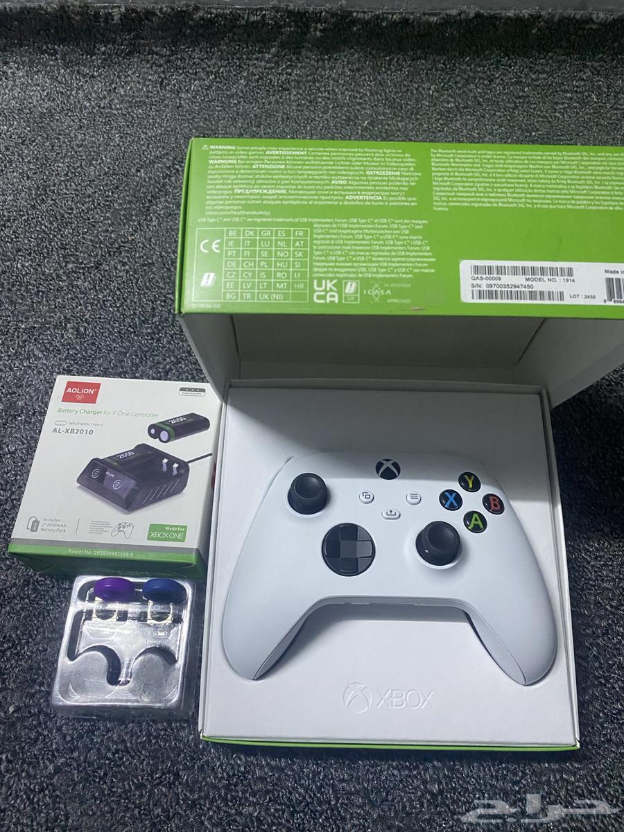 Xbox controller with magnetic stick64431278374915111