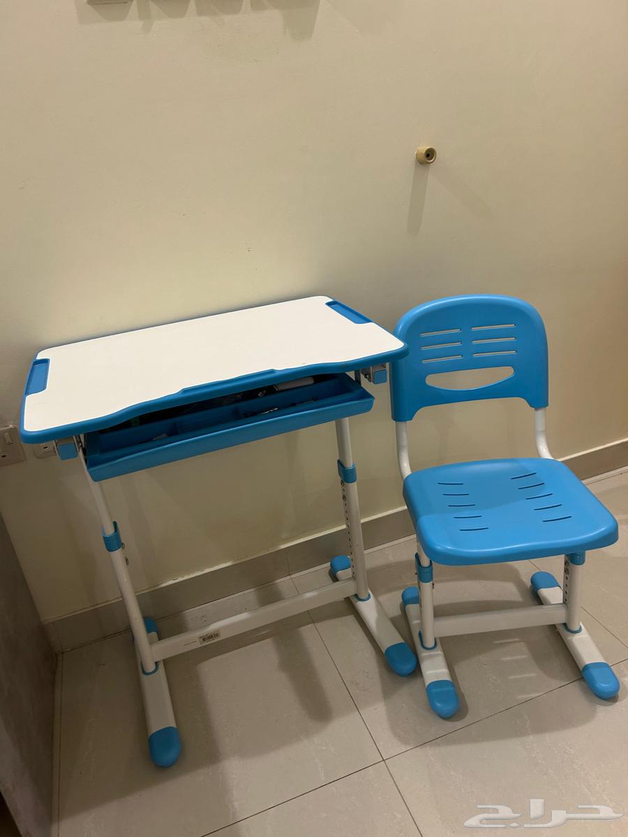طاوله وكرسي دراسه عدد 2 تم تخفيض السعر 250 ريال للكل64427650372227110