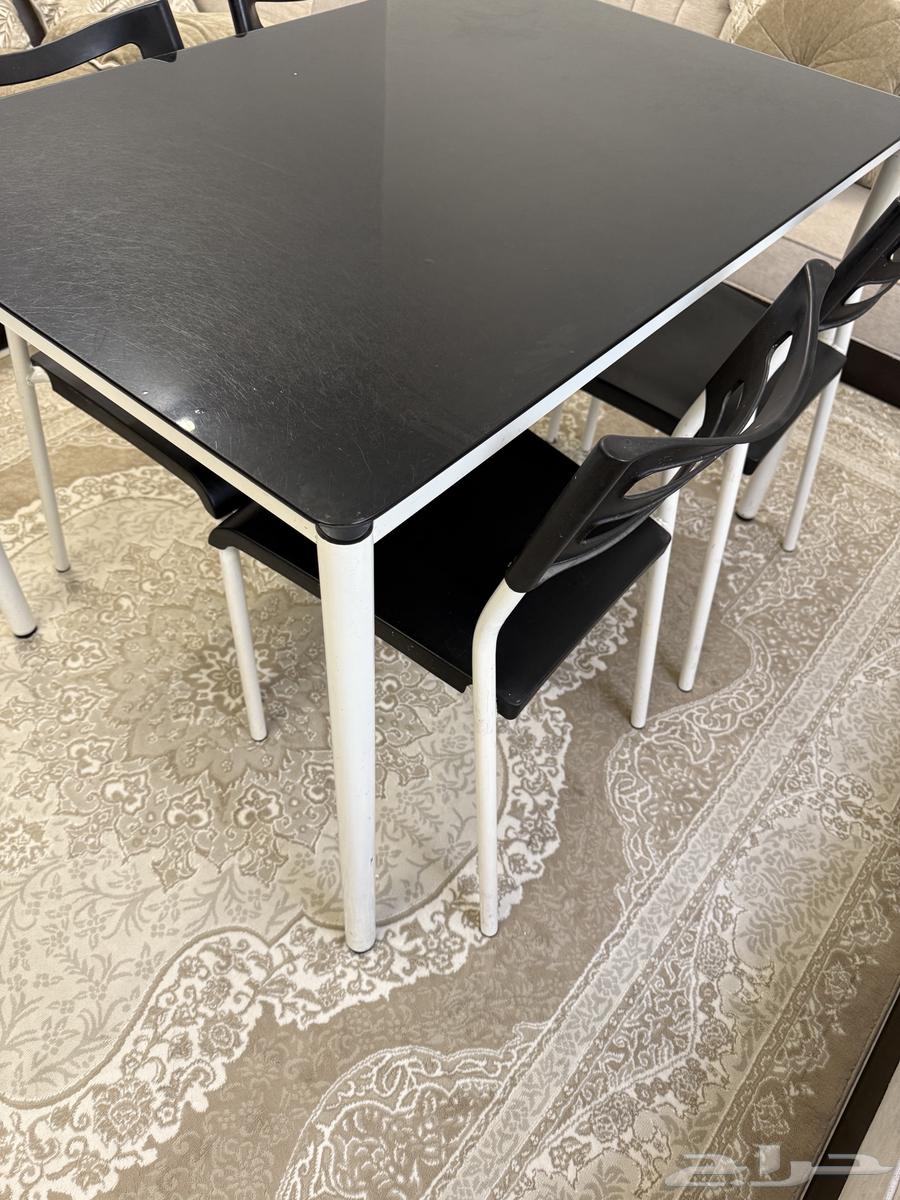 طاولة طعام مستعمل للبيع64428982370945113