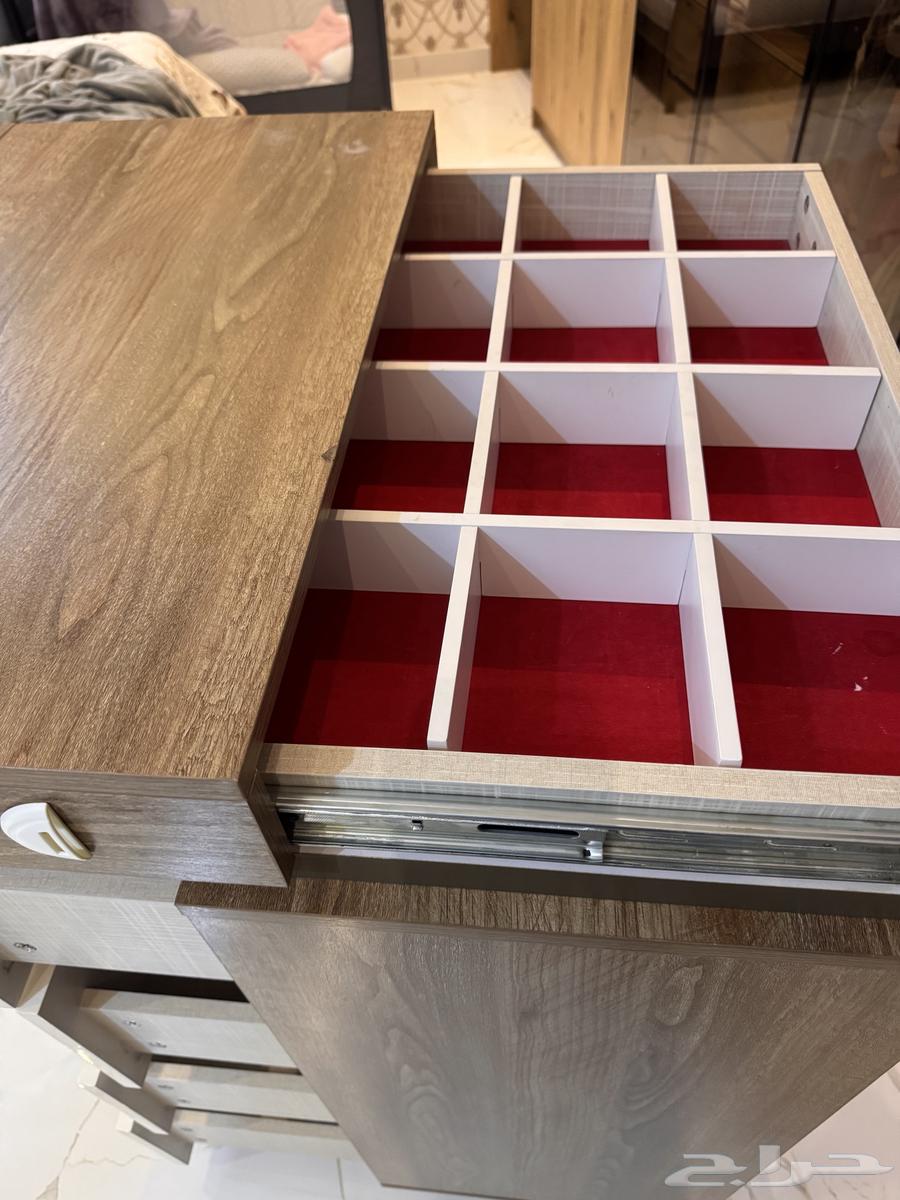 Wardrobe for sale with four drawers and an accessories drawer64431575709825111