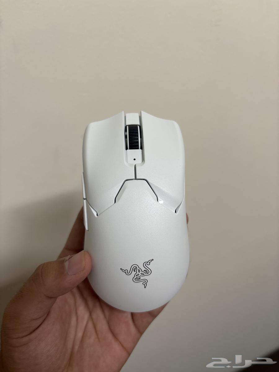 Razer mouse very clean used less than an hour64433458260225113