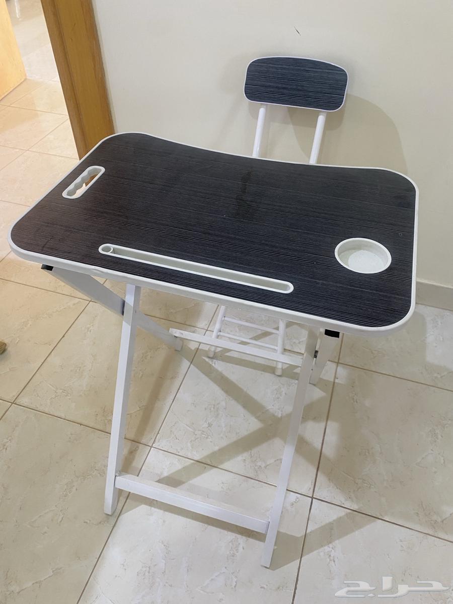 Table and chair set, very light use64429263712130113