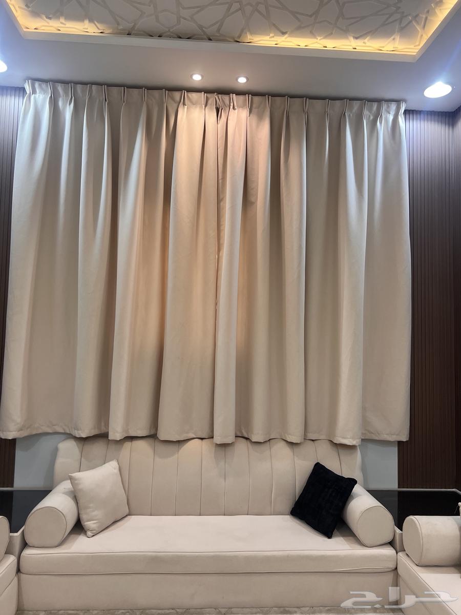 كنب ارضي وطاولة زجاج64429116474881113