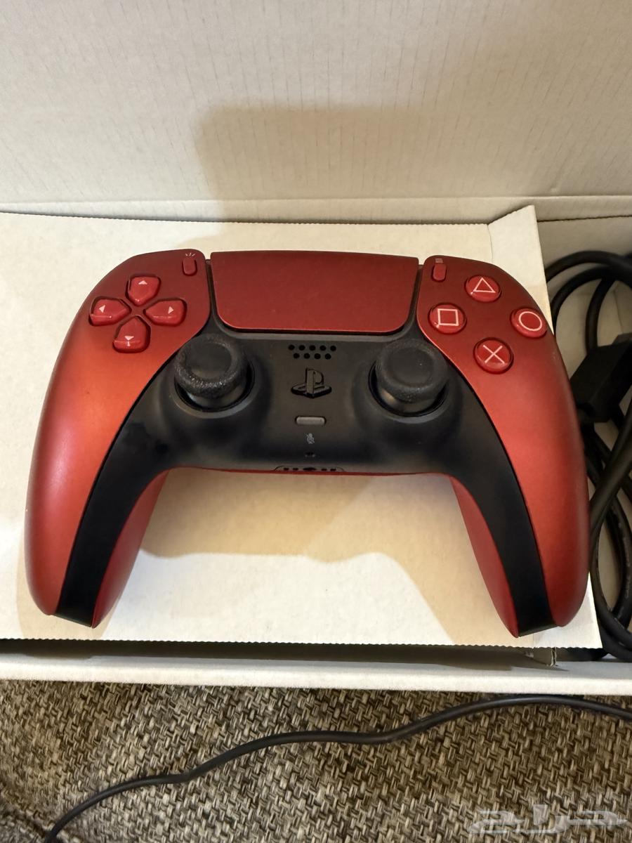 PlayStation 5 CD with 4 controllers64433310253443112