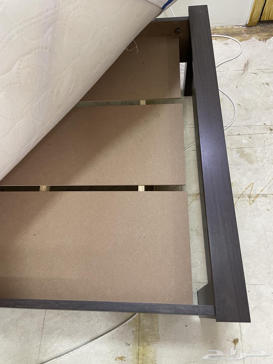 سرير نفر ونصف مع مرتبة ارتفاع 20سم (شبه جديد)64429641009282112