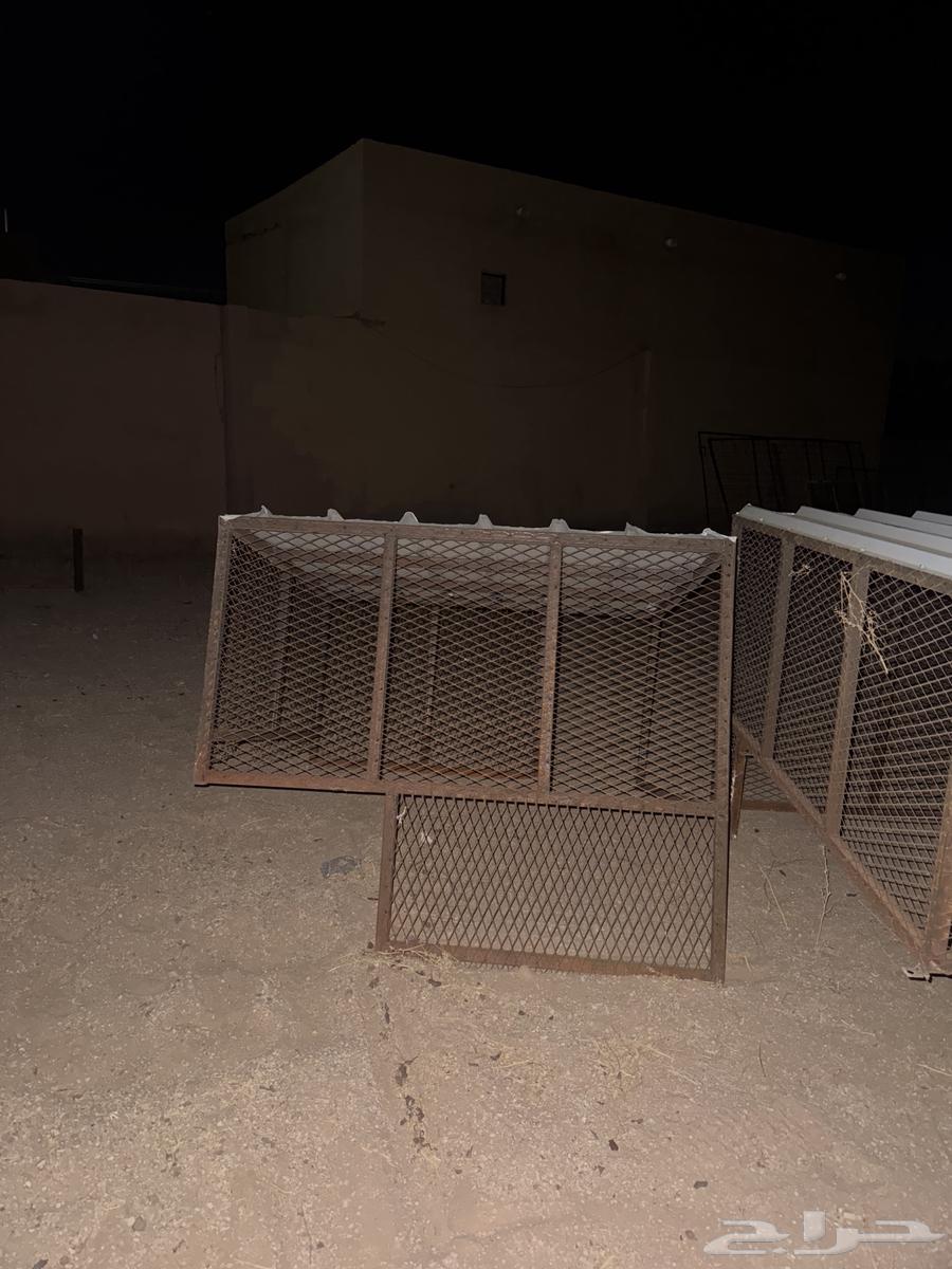 For sale: two air-conditioned shops64143389284738110
