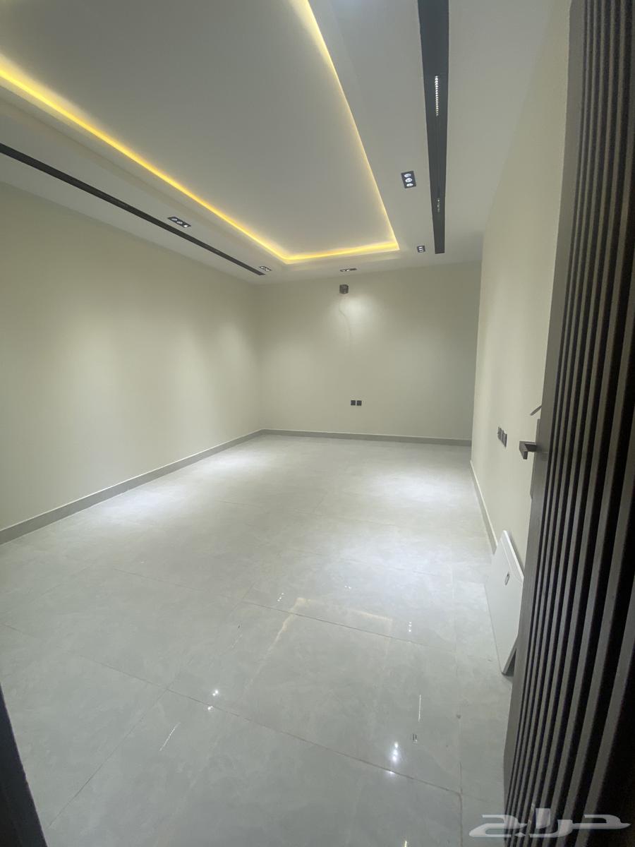 البيع تون هوس المساحة 250السعر السعر 670الموقع الشفاء64431978403073110