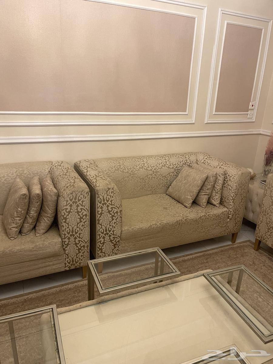 Five sofa sets and four tables64429103148930114