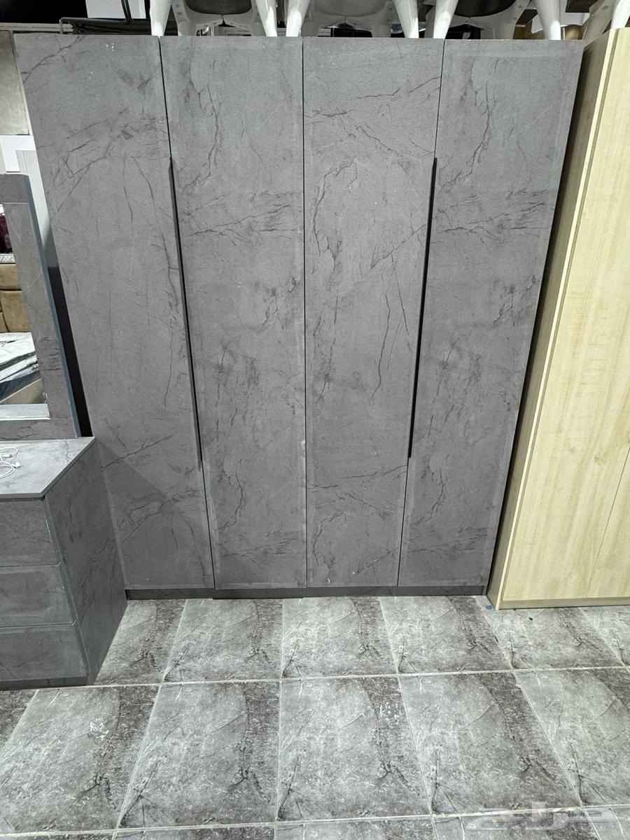 خزانات جديدة بأربعة أبواب متوفرة بجميع الألوان.64431814646147111